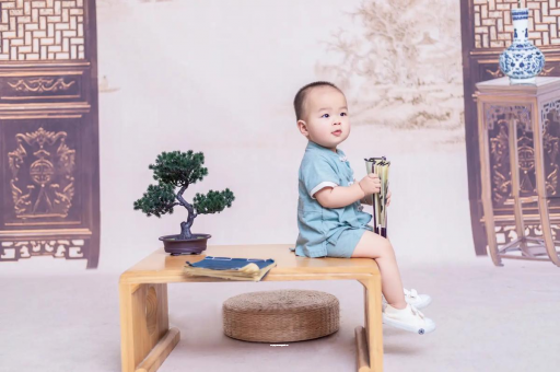 酒泉孕妇肚子上的黑线